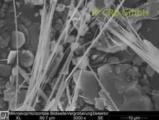 REM-Bild Tremolit-Asbest in Putz, Spachtel | © CRB Analyse Service GmbH